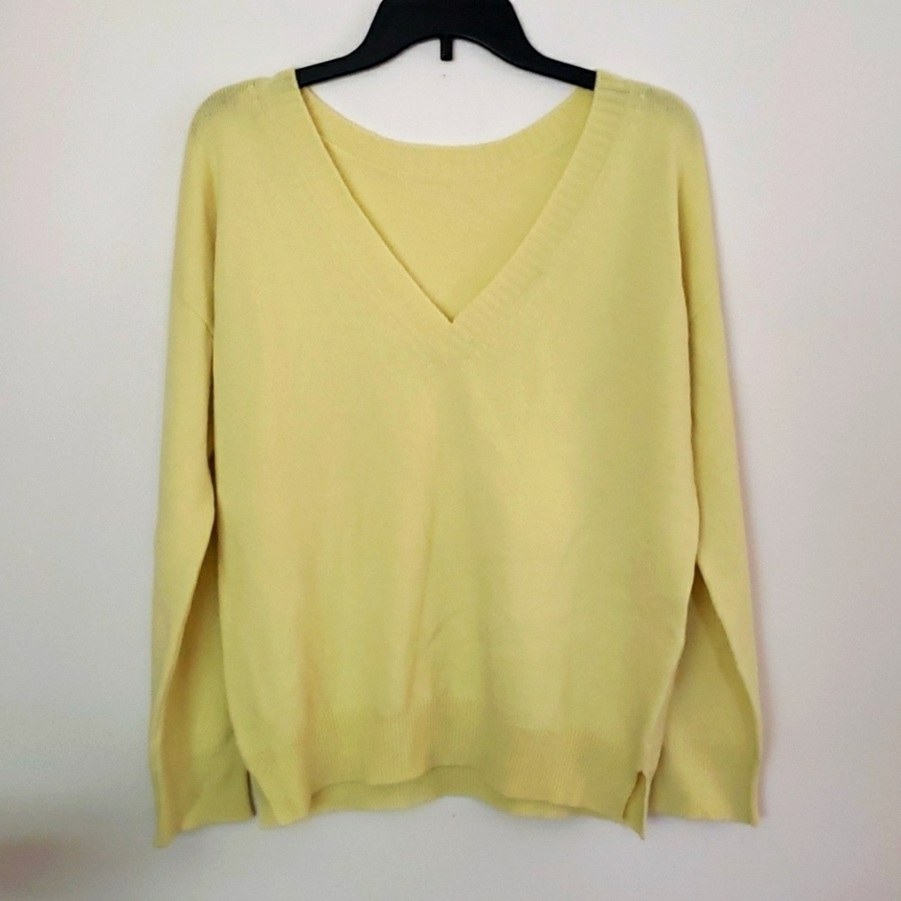 Frances Austen reversible V made in Scotland reversible v neck cashmere sweater.